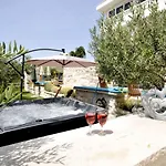 Stagnum Baba - Impressive Luxury With Heated Pool, Hot Tub, Playroom And Upscale House Design Villa *