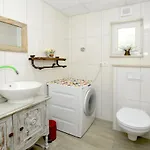 Stagnum Baba - Impressive Luxury With Heated Pool, Hot Tub, Playroom And Upscale House Design *