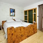 Stagnum Baba - Impressive Luxury With Heated Pool, Hot Tub, Playroom And Upscale House Design Villa Trogir