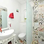 Stagnum Baba - Impressive Luxury With Heated Pool, Hot Tub, Playroom And Upscale House Design Villa Trogir