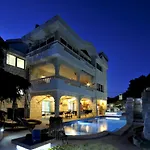 Stagnum Baba - Impressive Luxury With Heated Pool, Hot Tub, Playroom And Upscale House Design Villa Trogir