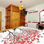 Villa Stagnum Baba - Impressive Luxury With Heated Pool, Hot Tub, Playroom And Upscale House Design