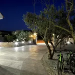 Stagnum Baba - Impressive Luxury With Heated Pool, Hot Tub, Playroom And Upscale House Design * Trogir