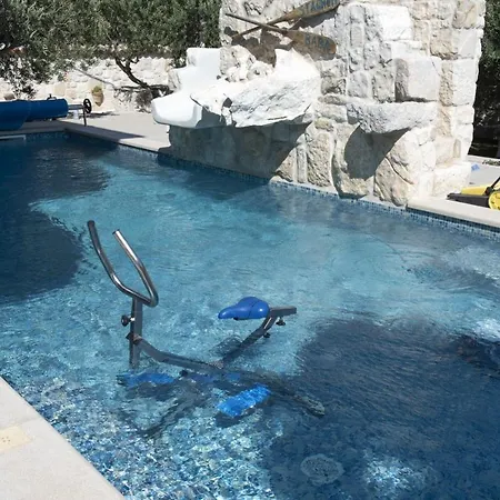 Stagnum Baba - Impressive Luxury With Heated Pool, Hot Tub, Playroom And Upscale House Design Villa *