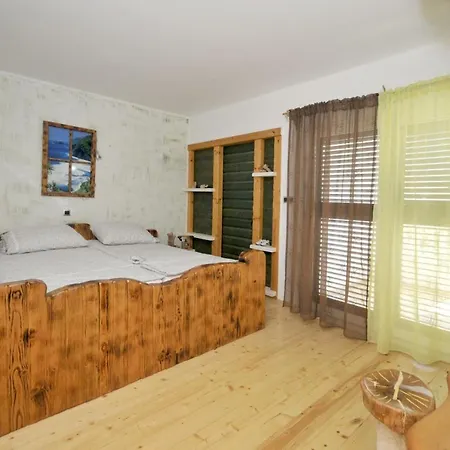 Villa Stagnum Baba - Impressive Luxury With Heated Pool, Hot Tub, Playroom And Upscale House Design *