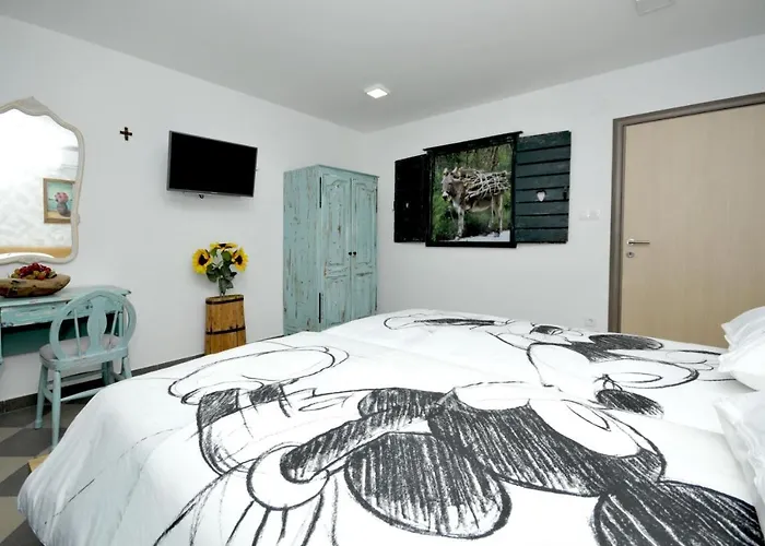 Stagnum Baba - Impressive Luxury With Heated Pool, Hot Tub, Playroom And Upscale House Design Vila