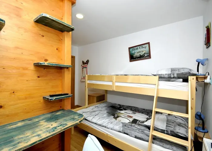 Vila Stagnum Baba - Impressive Luxury With Heated Pool, Hot Tub, Playroom And Upscale House Design