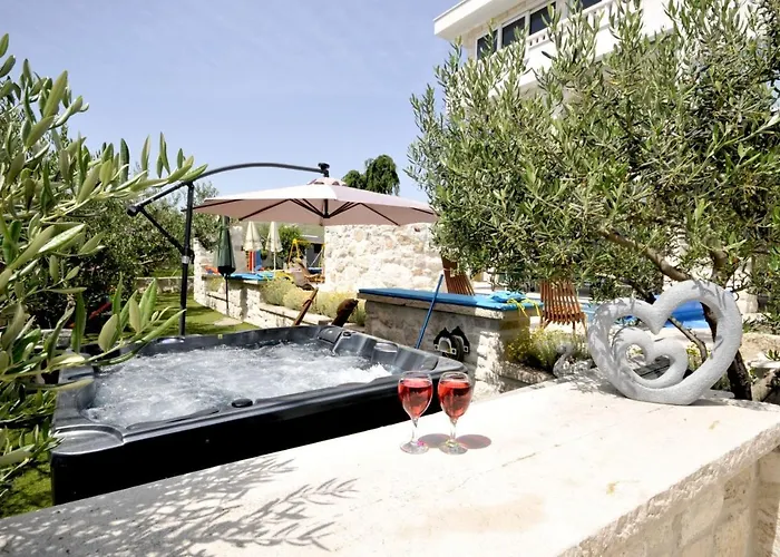 Stagnum Baba - Impressive Luxury With Heated Pool, Hot Tub, Playroom And Upscale House Design Villa *