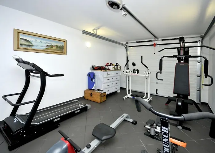 Stagnum Baba - Impressive Luxury With Heated Pool, Hot Tub, Playroom And Upscale House Design * Trogir