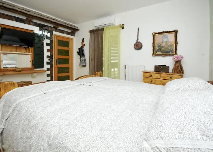 Vila Stagnum Baba - Impressive Luxury With Heated Pool, Hot Tub, Playroom And Upscale House Design Trogir