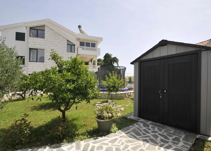 Stagnum Baba - Impressive Luxury With Heated Pool, Hot Tub, Playroom And Upscale House Design Villa *
