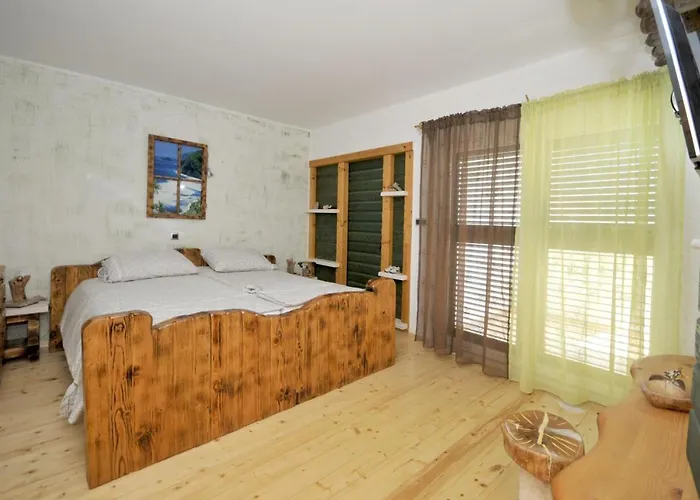 Villa Stagnum Baba - Impressive Luxury With Heated Pool, Hot Tub, Playroom And Upscale House Design *