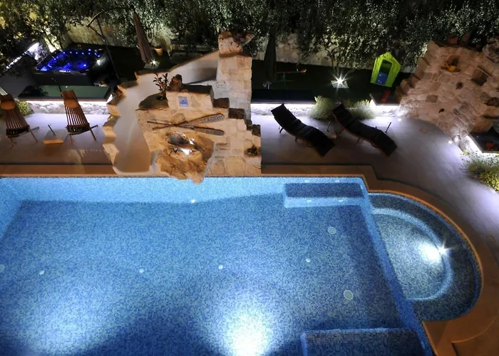 Stagnum Baba - Impressive Luxury With Heated Pool, Hot Tub, Playroom And Upscale House Design