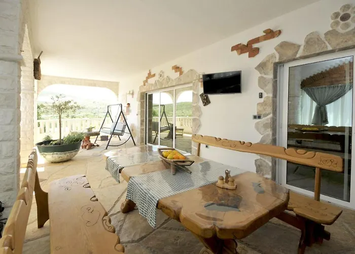Stagnum Baba - Impressive Luxury With Heated Pool, Hot Tub, Playroom And Upscale House Design Vila