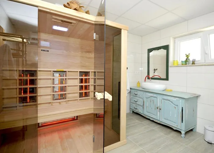 Stagnum Baba - Impressive Luxury With Heated Pool, Hot Tub, Playroom And Upscale House Design
