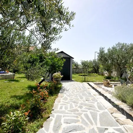 Stagnum Baba - Impressive Luxury With Heated Pool, Hot Tub, Playroom And Upscale House Design فيلة *