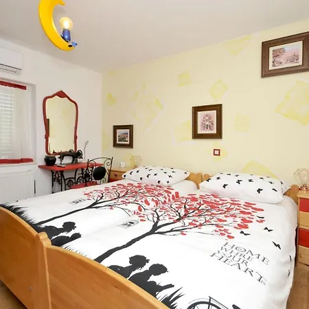 فيلة Stagnum Baba - Impressive Luxury With Heated Pool, Hot Tub, Playroom And Upscale House Design تروغير