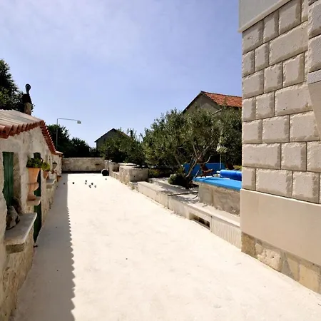 Stagnum Baba - Impressive Luxury With Heated Pool, Hot Tub, Playroom And Upscale House Design