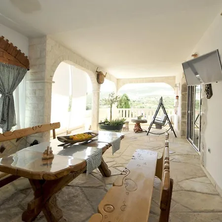 Vila Stagnum Baba - Impressive Luxury With Heated Pool, Hot Tub, Playroom And Upscale House Design