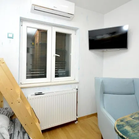 Stagnum Baba - Impressive Luxury With Heated Pool, Hot Tub, Playroom And Upscale House Design تروغير