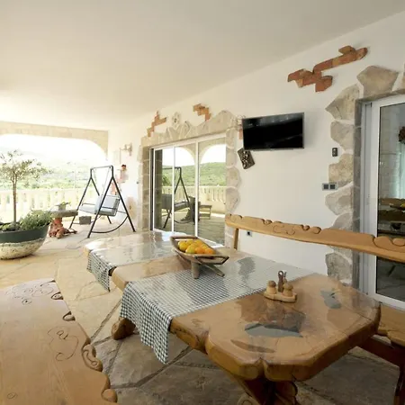 Stagnum Baba - Impressive Luxury With Heated Pool, Hot Tub, Playroom And Upscale House Design فيلة