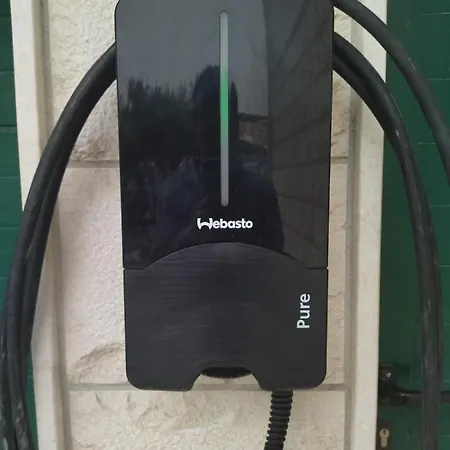 Stagnum Baba - Impressive Luxury With Heated Pool, Hot Tub, Playroom And Upscale House Design *