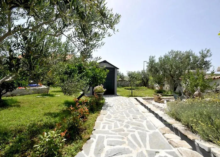 Stagnum Baba - Impressive Luxury With Heated Pool, Hot Tub, Playroom And Upscale House Design Villa *