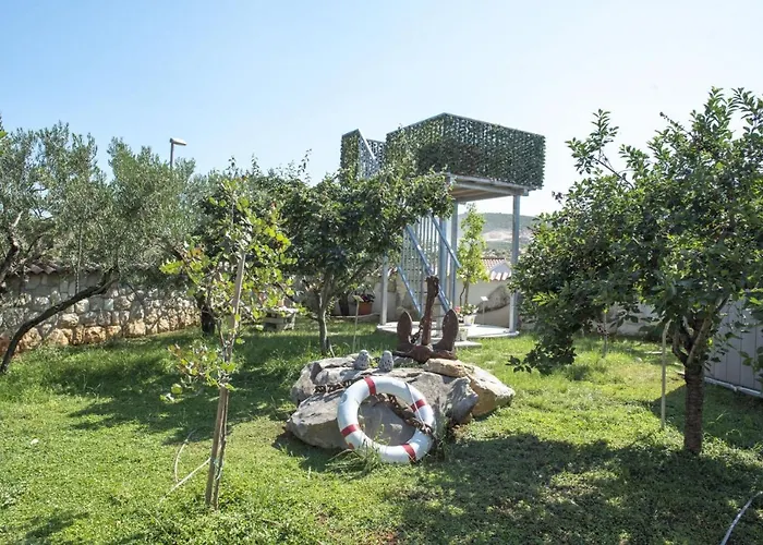 Stagnum Baba - Impressive Luxury With Heated Pool, Hot Tub, Playroom And Upscale House Design