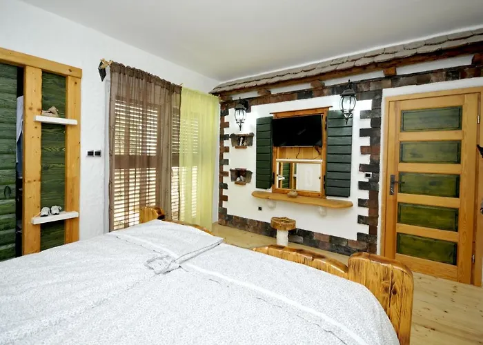 Stagnum Baba - Impressive Luxury With Heated Pool, Hot Tub, Playroom And Upscale House Design *