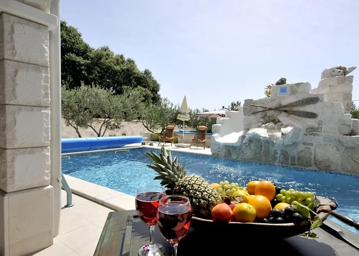 Stagnum Baba - Impressive Luxury With Heated Pool, Hot Tub, Playroom And Upscale House Design Villa *