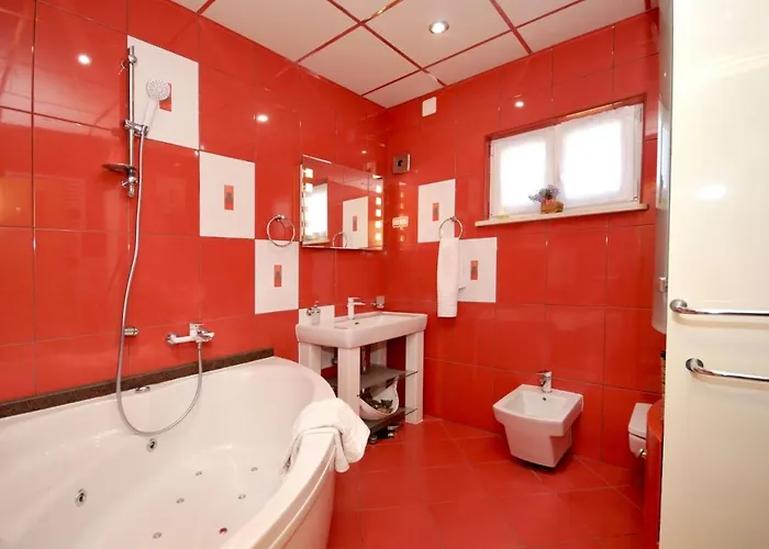 Stagnum Baba - Impressive Luxury With Heated Pool, Hot Tub, Playroom And Upscale House Design * Trogir