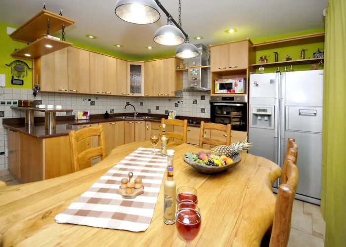 Stagnum Baba - Impressive Luxury With Heated Pool, Hot Tub, Playroom And Upscale House Design Villa Trogir