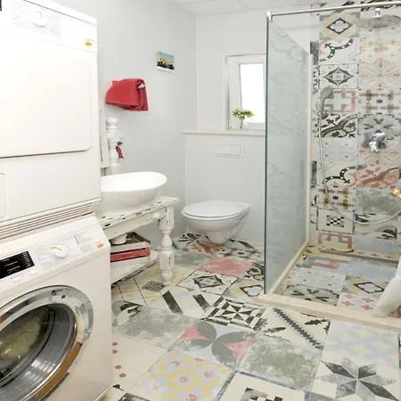 Stagnum Baba - Impressive Luxury With Heated Pool, Hot Tub, Playroom And Upscale House Design טרוגיר