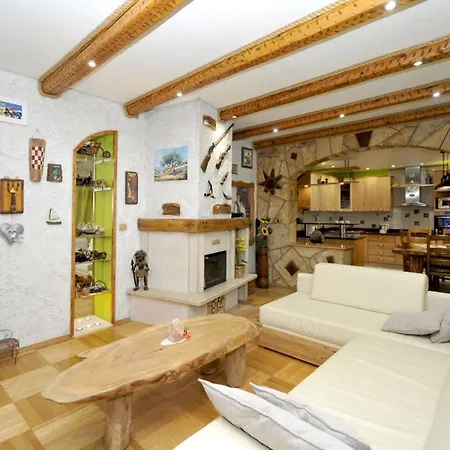 Stagnum Baba - Impressive Luxury With Heated Pool, Hot Tub, Playroom And Upscale House Design * טרוגיר